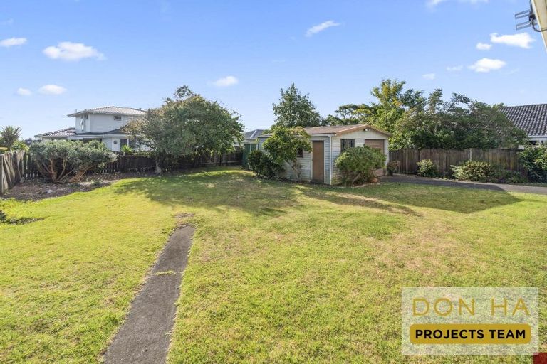 Photo of property in 10 Purata Place, Mangere Bridge, Auckland, 2022