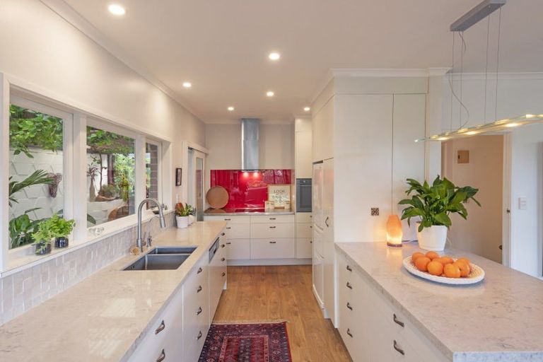 Photo of property in 101 Churchill Drive, Crofton Downs, Wellington, 6035