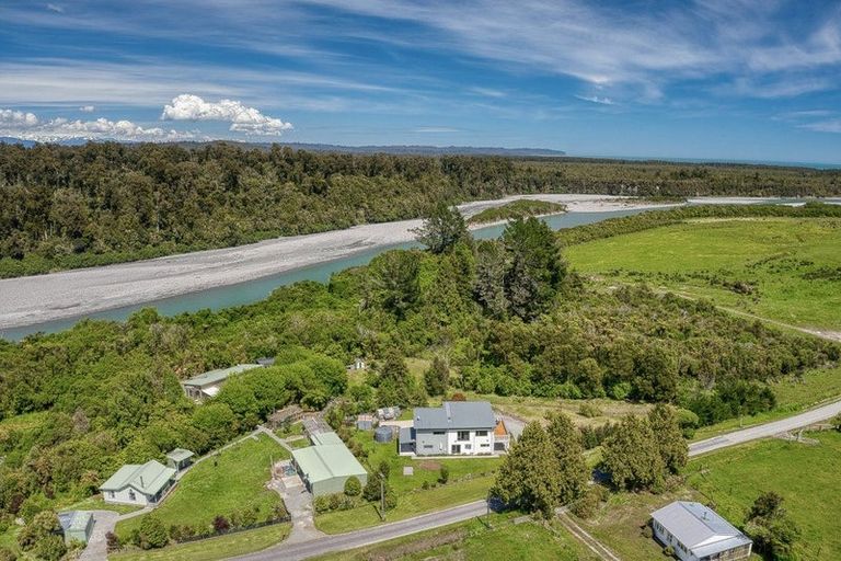Photo of property in 91 Beach Road, Kakapotahi, Ross, 7885