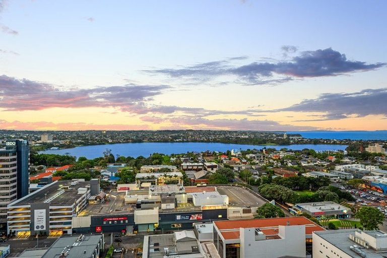 Photo of property in Sentinel Apartments, 1804/3 Northcroft Street, Takapuna, Auckland, 0622