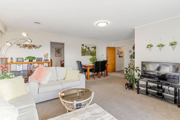 Photo of property in 8 Hillcrest Road, Hatfields Beach, Orewa, 0931