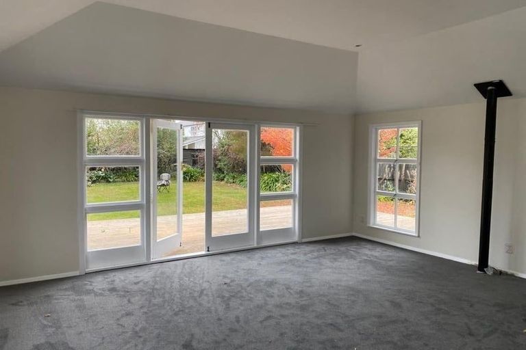 Photo of property in 8 Newall Avenue, Bryndwr, Christchurch, 8052