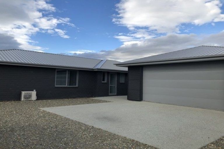 Photo of property in 6 Dingle Street, Lake Hawea, 9382