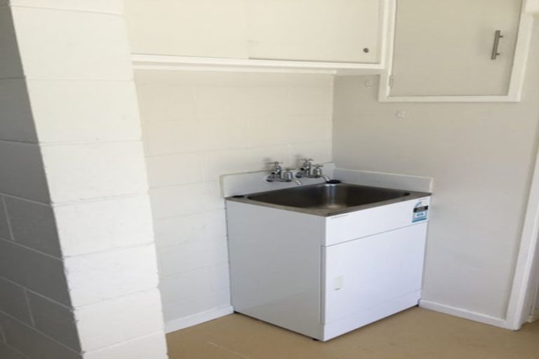 Photo of property in Lynbrae Court Flats, 19/4 Dr Taylor Terrace, Johnsonville, Wellington, 6037