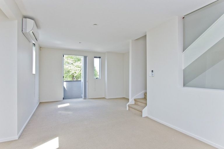 Photo of property in 433a West Coast Road, Glen Eden, Auckland, 0602