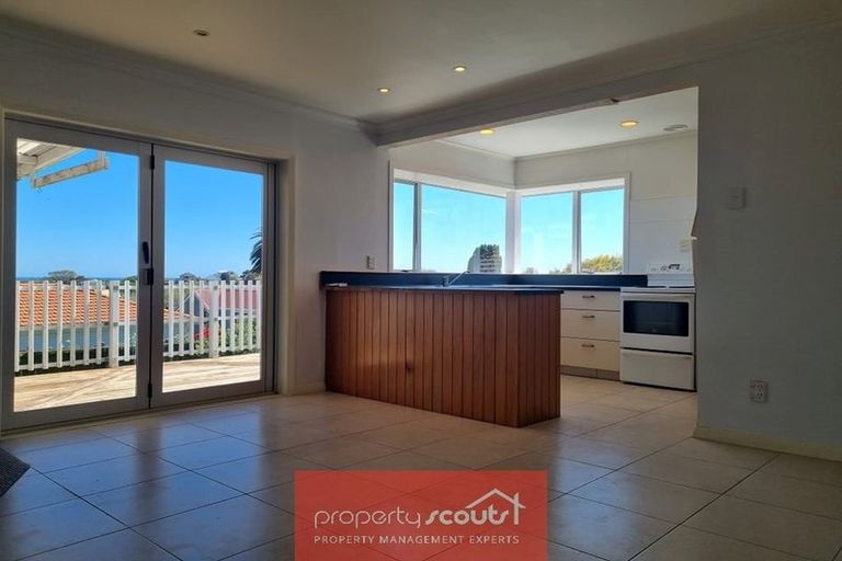 Photo of property in 8 Lismore Street, Strandon, New Plymouth, 4312