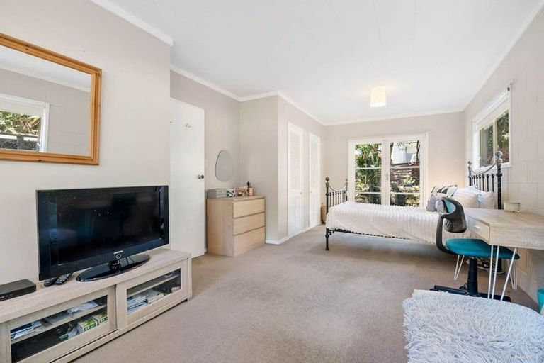 Photo of property in 37 Wyoming Avenue, Murrays Bay, Auckland, 0630