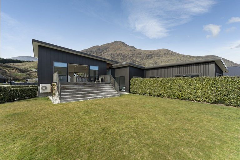Photo of property in 4 Sandford Terrace, Lower Shotover, Queenstown, 9304