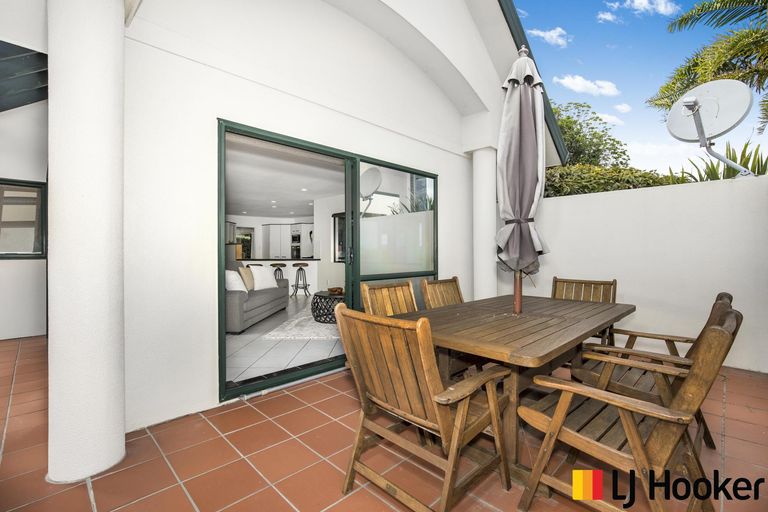 Photo of property in 82 Glenross Drive, Wattle Downs, Auckland, 2103