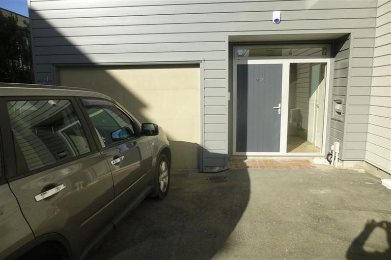 Photo of property in 17/15 Roxburgh Street, Mount Victoria, Wellington, 6011