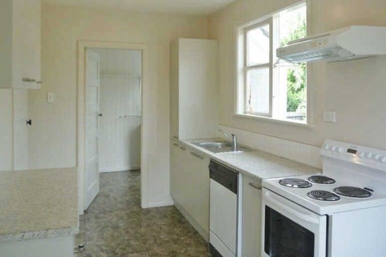 Photo of property in 5 Pitcairn Crescent, Bryndwr, Christchurch, 8053