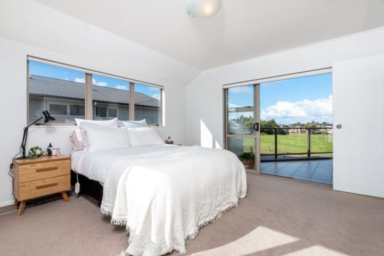 Photo of property in 6 Wakaroa Avenue, Te Atatu Peninsula, Auckland, 0610