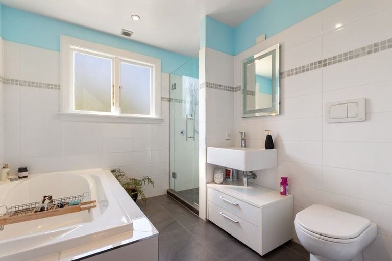 Photo of property in 40 North Parade, Richmond, Christchurch, 8013