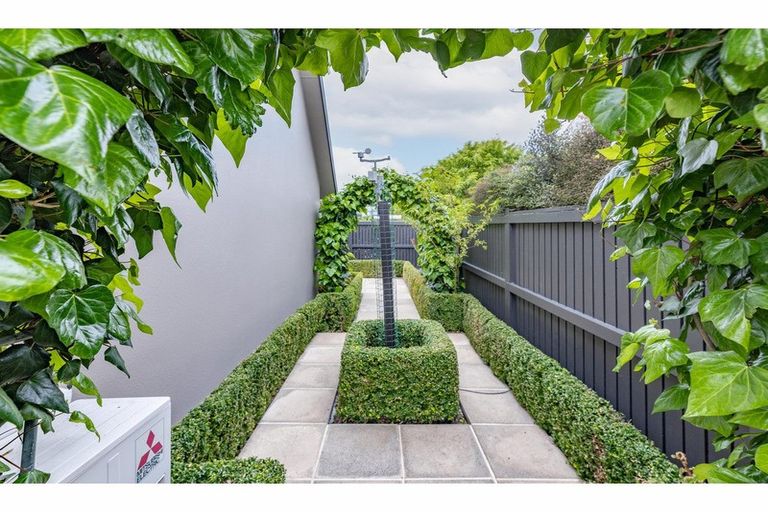 Photo of property in 28 Brockworth Place, Riccarton, Christchurch, 8011