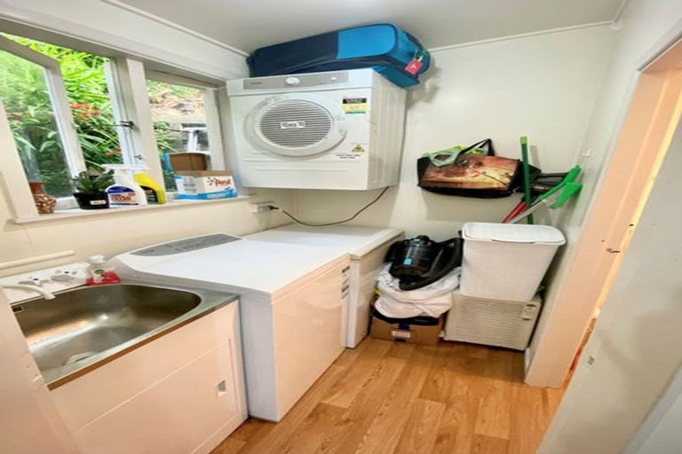 Photo of property in 1/12 Myrtle Crescent, Mount Cook, Wellington, 6021