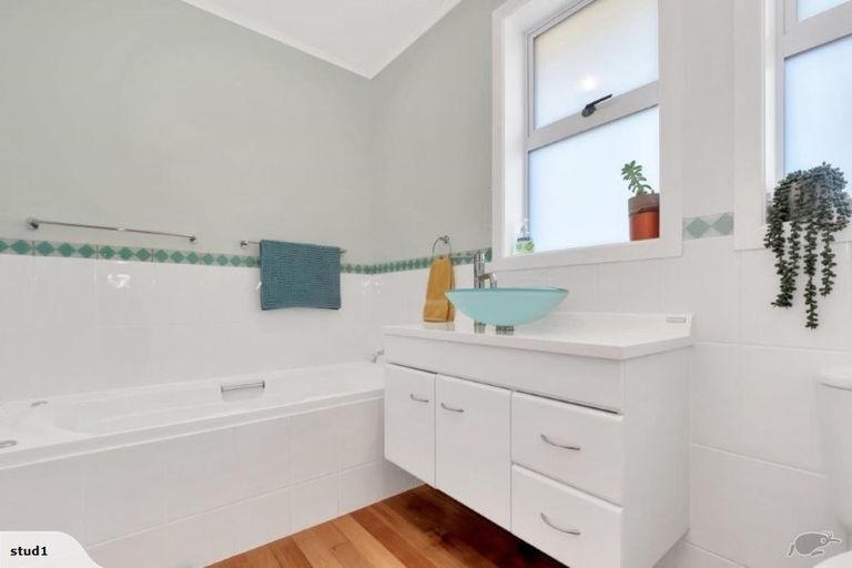 Photo of property in 1 Lemon Grove Avenue, Otumoetai, Tauranga, 3110