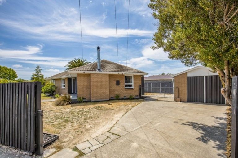 Photo of property in 216 Burwood Road, Burwood, Christchurch, 8083