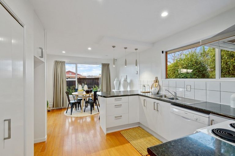 Photo of property in 11 Lodge Place, Ilam, Christchurch, 8041