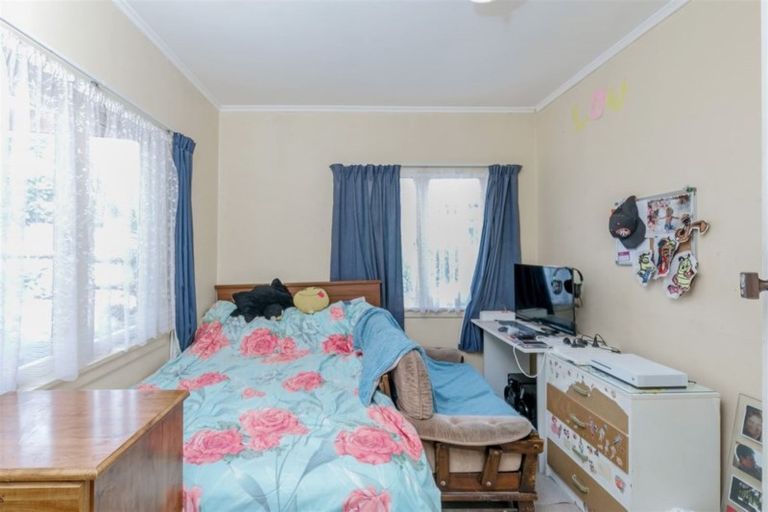 Photo of property in 189 Waimumu Road, Massey, Auckland, 0614