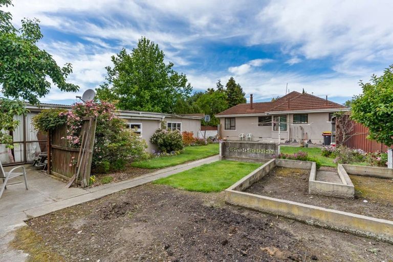 Photo of property in 84 Northcote Road, Northcote, Christchurch, 8052