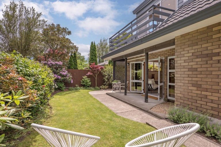 Photo of property in 2/19 Manor Place, Bryndwr, Christchurch, 8053