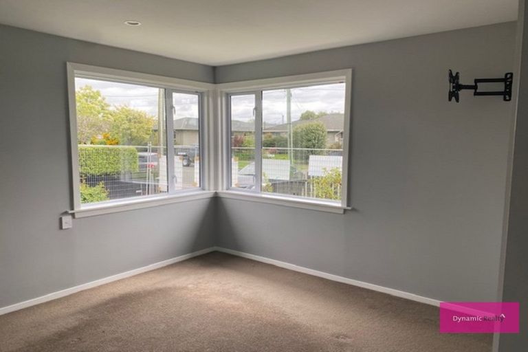 Photo of property in 18 Bideford Place, Dallington, Christchurch, 8061