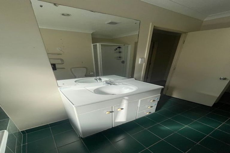 Photo of property in 2/45 Union Road, Howick, Auckland, 2014