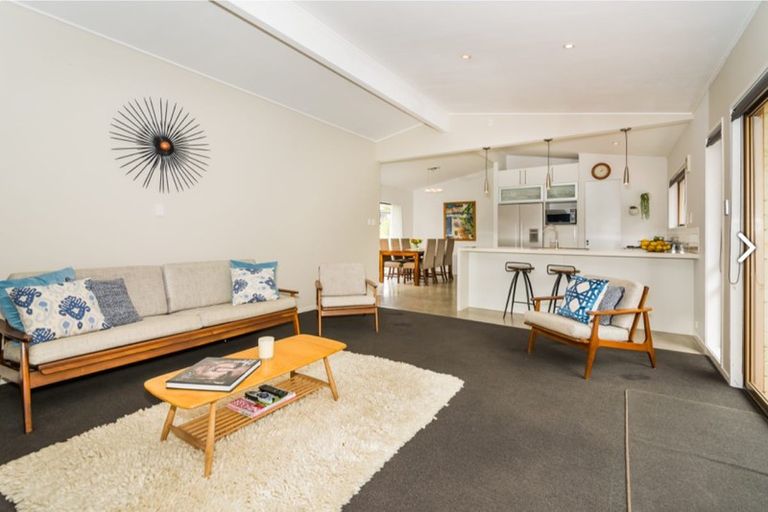 Photo of property in 43 Maxwelton Drive, Mairangi Bay, Auckland, 0630