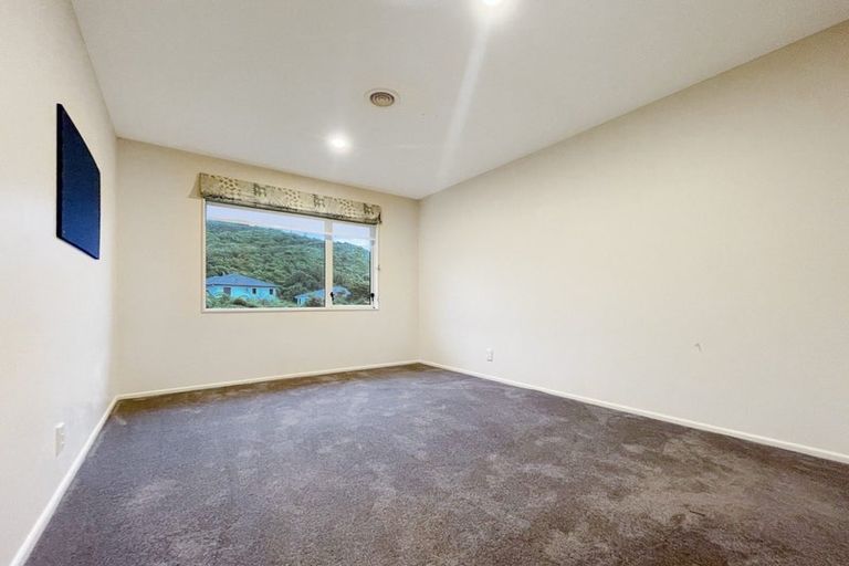 Photo of property in 18 Myers Grove, Churton Park, Wellington, 6037