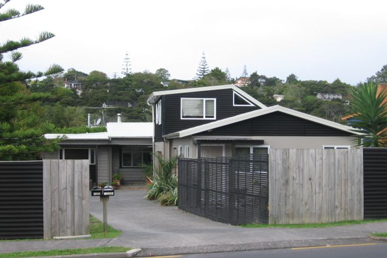 Photo of property in 106 Atkinson Road, Titirangi, Auckland, 0604