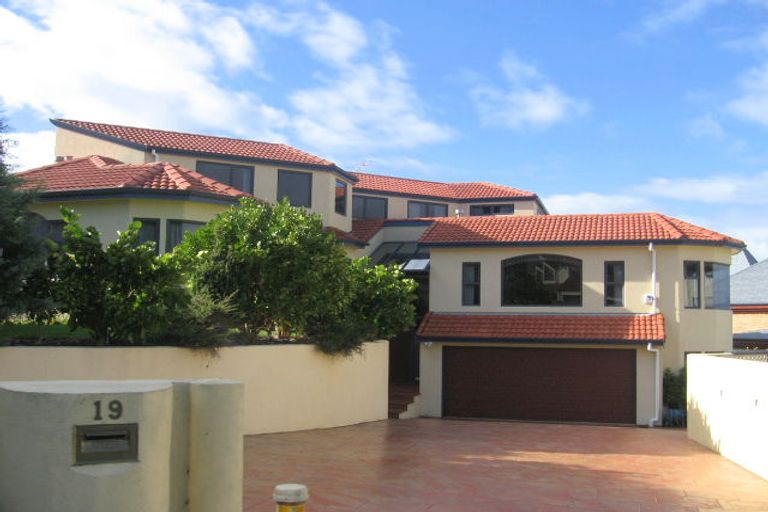 Photo of property in 19 George Gee Drive, Korokoro, Lower Hutt, 5012