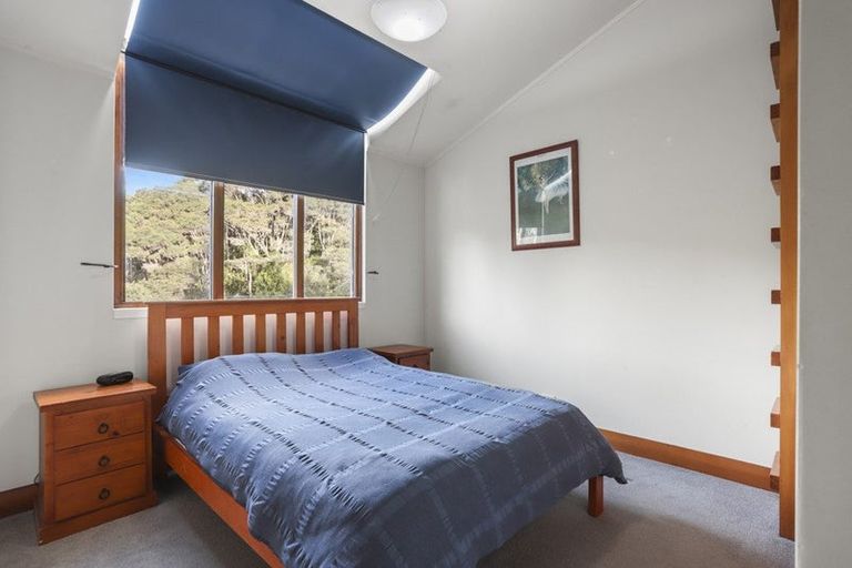 Photo of property in 47 Rimu Road, Oratia, Auckland, 0604