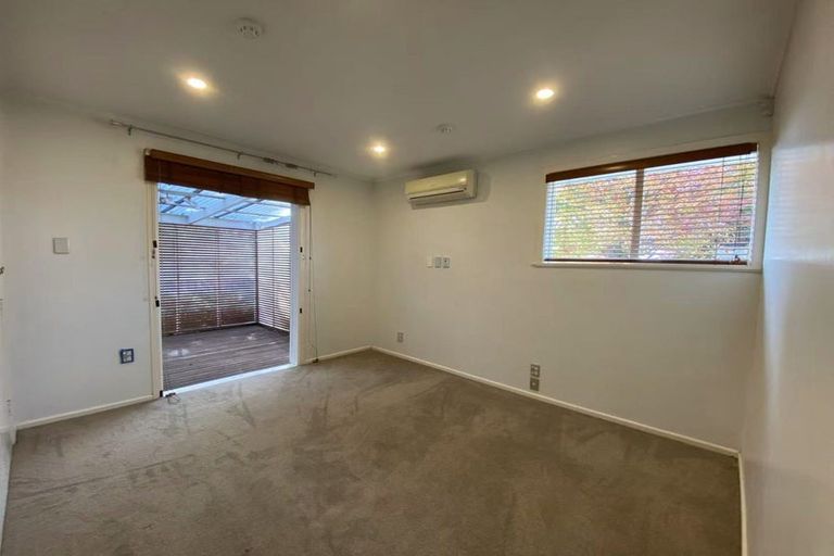 Photo of property in 5 Crockett Lane, Henderson, Auckland, 0610