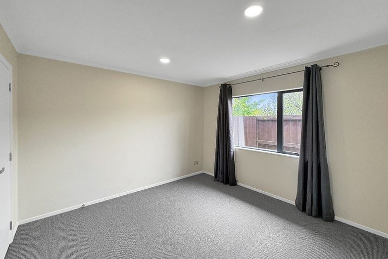 Photo of property in 35 Whitney Place, Rototuna North, Hamilton, 3210