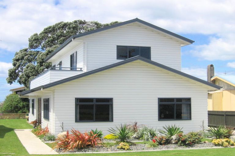 Photo of property in 10 Marine Avenue, Waihi Beach, 3611