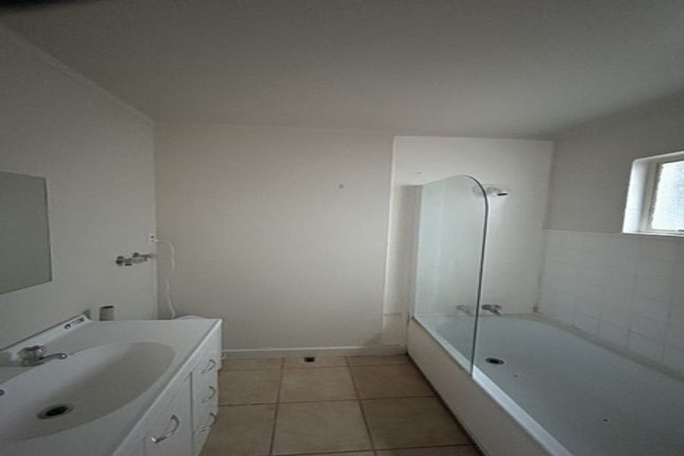 Photo of property in 8 Melrose Crescent, Melrose, Wellington, 6023