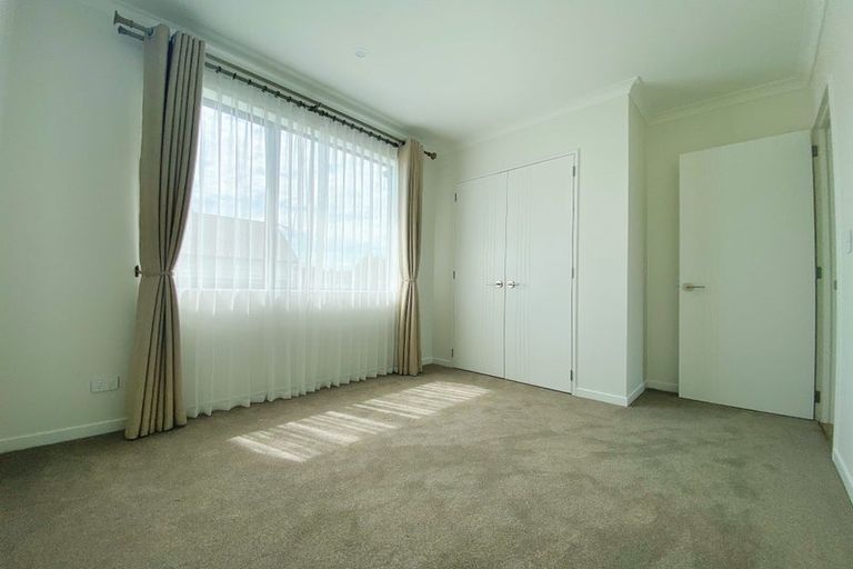 Photo of property in 37b Forrest Hill Road, Milford, Auckland, 0620