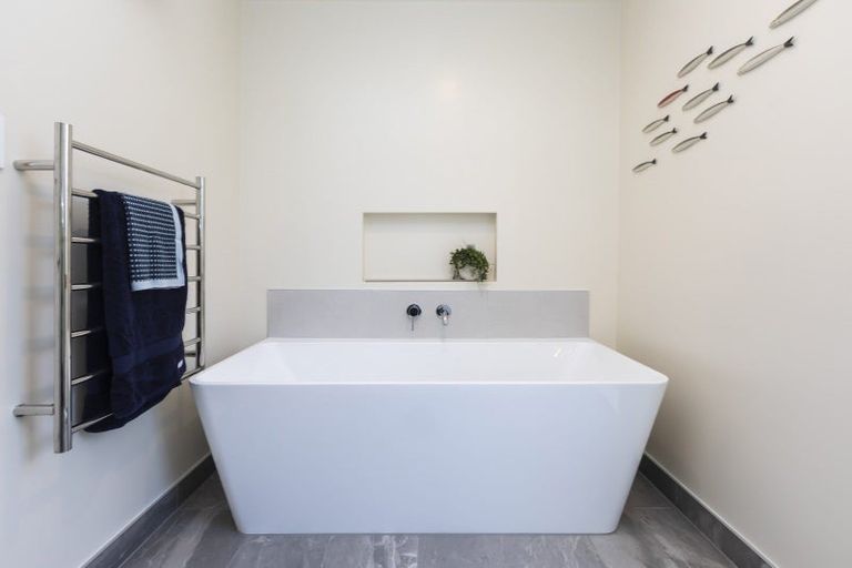 Photo of property in 271 Queenspark Drive, Parklands, Christchurch, 8083