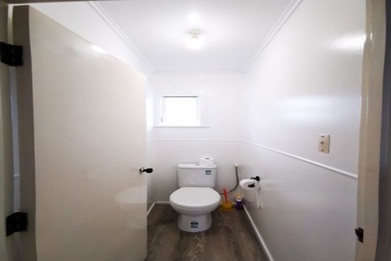 Photo of property in 1/88 Tirimoana Road, Te Atatu South, Auckland, 0602