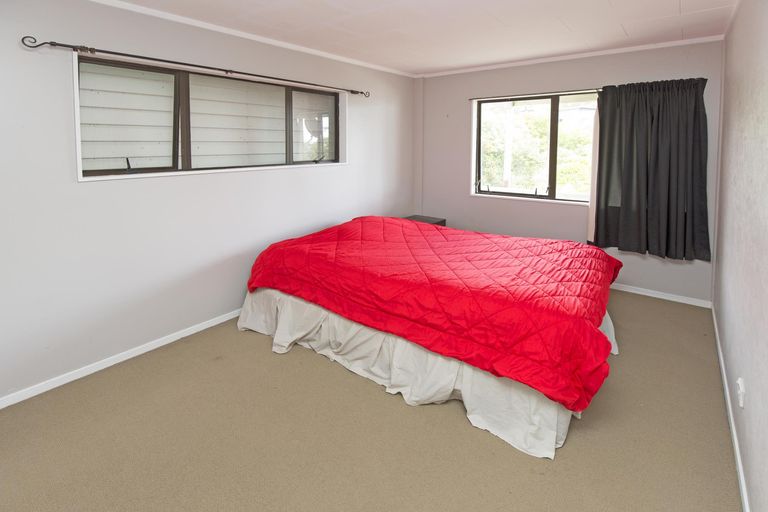 Photo of property in 42 Elliston Crescent, Stanmore Bay, Whangaparaoa, 0932