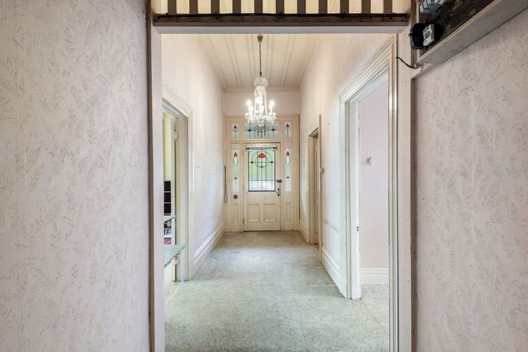 Photo of property in 10 Cheltenham Road, Devonport, Auckland, 0624