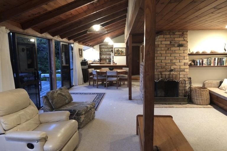 Photo of property in 38 Oneroa Road, Russell, 0202