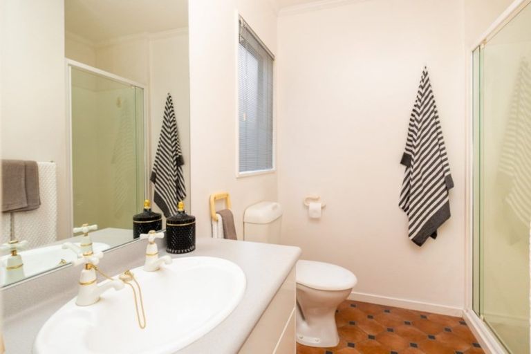 Photo of property in 84 Churchill Drive, Taradale, Napier, 4112