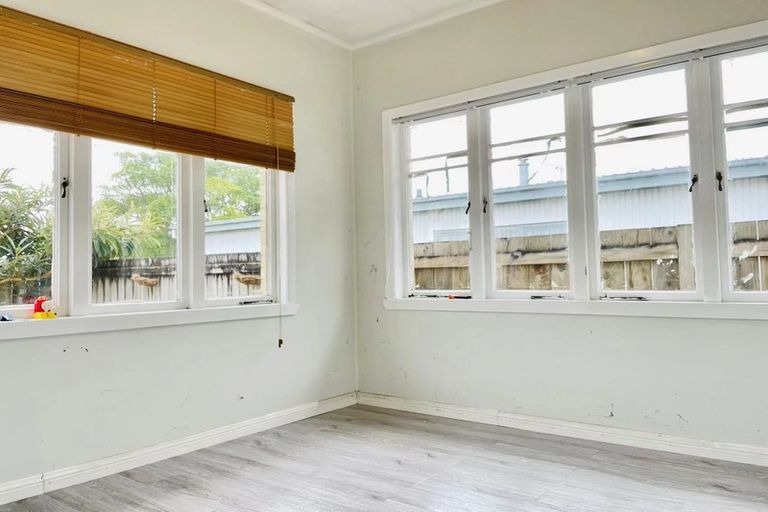 Photo of property in 48 Clevedon Road, Papakura, 2110