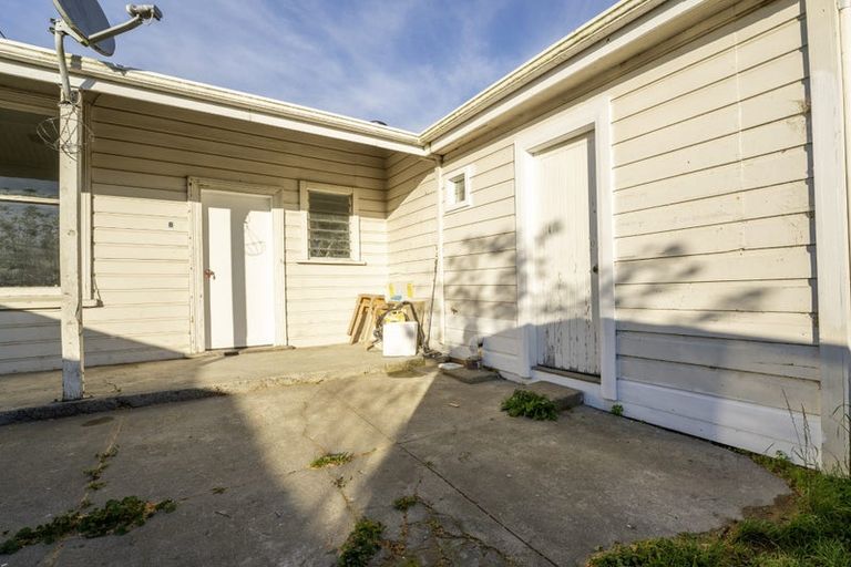 Photo of property in 92-98 High Street, Waimate, 7924