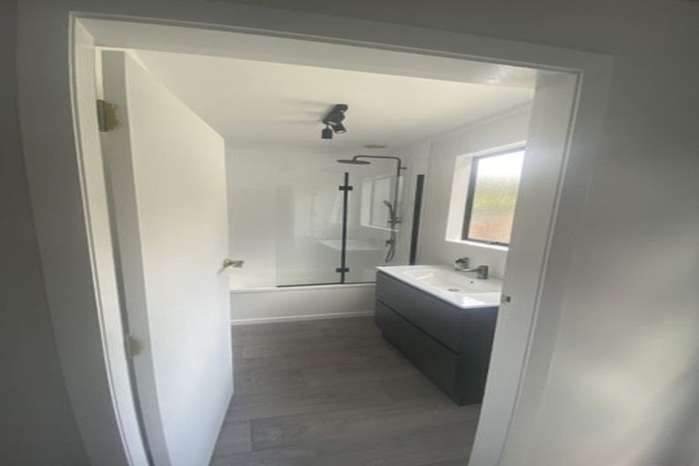 Photo of property in 15b Gribble Grove, Stokes Valley, Lower Hutt, 5019