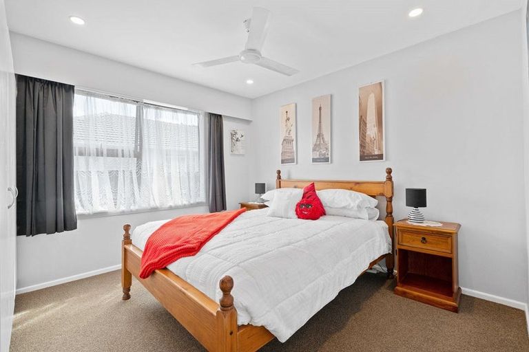 Photo of property in 22 Glenora Place, Hornby, Christchurch, 8042