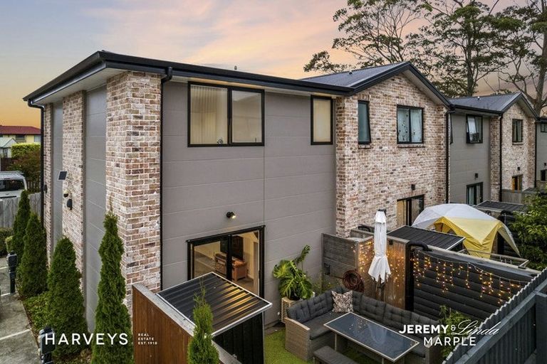 Photo of property in 7/83 Vodanovich Road, Te Atatu South, Auckland, 0610