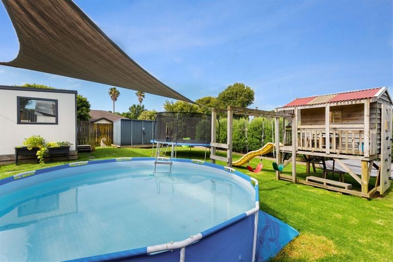 Photo of property in 7 Kervil Avenue, Te Atatu Peninsula, Auckland, 0610