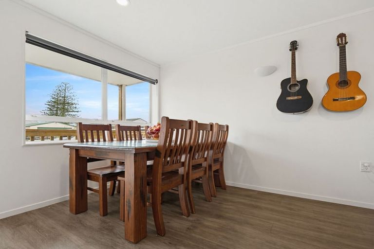 Photo of property in 2/33f Springs Road, Parakai, 0830